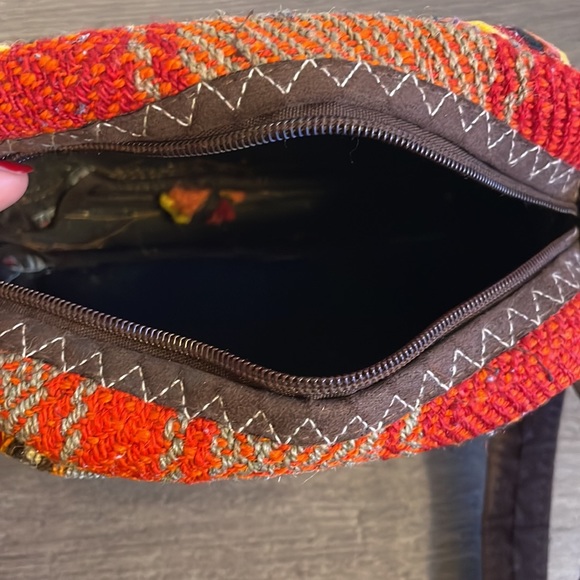 Vintage boho crossbody non brand bag. - Picture 7 of 8
